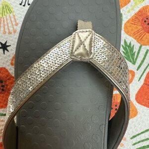 Vionic Tide Silver Sequin Sandals